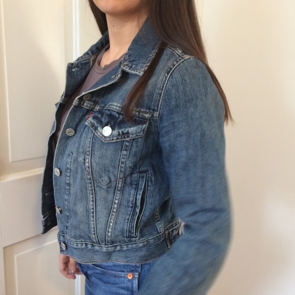 Levi's Jackets & Blazers - cropped Levi's denim jacket